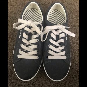 Taos Star Gray Canvas Shoe. Sz 8